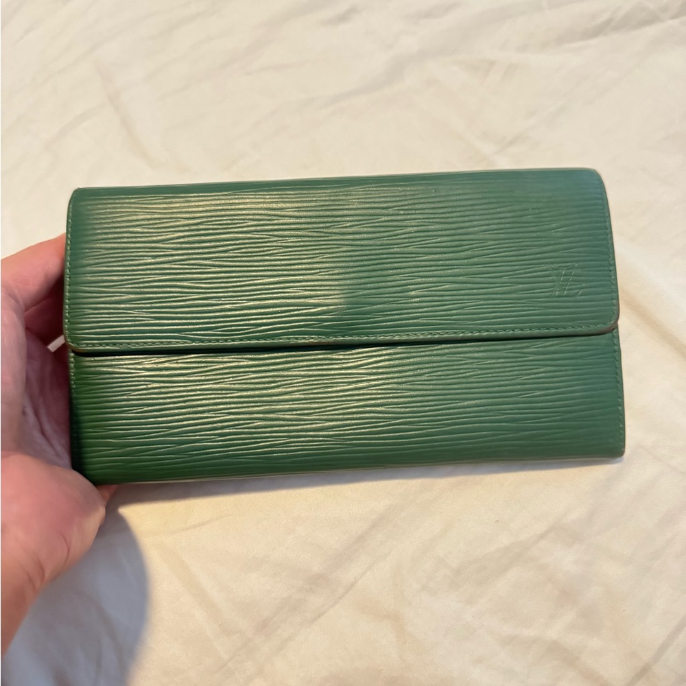Lv wallet